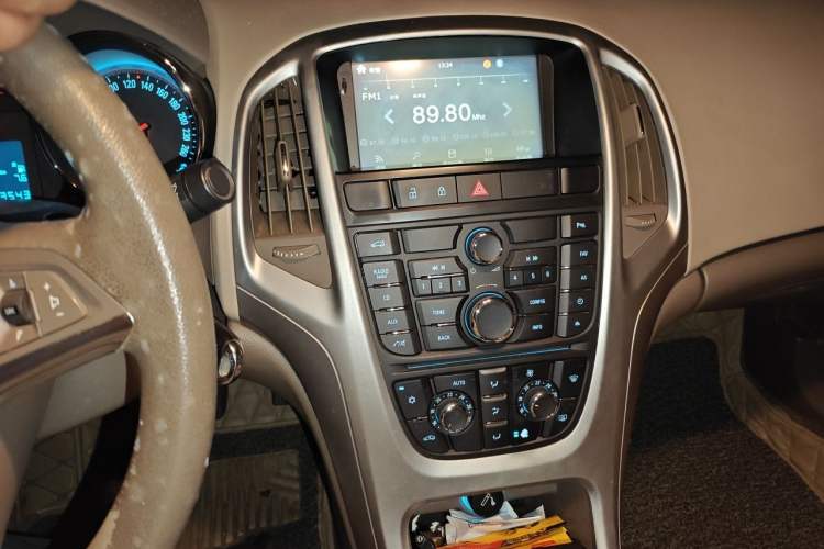 Used Buick GT 2013 GT 1.6L Automatic Fashion Edition Audio And AC Panel