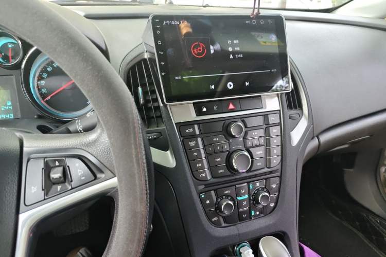 Used Buick GT 2013 GT 1.8L Automatic Fashion Edition Audio And AC Panel
