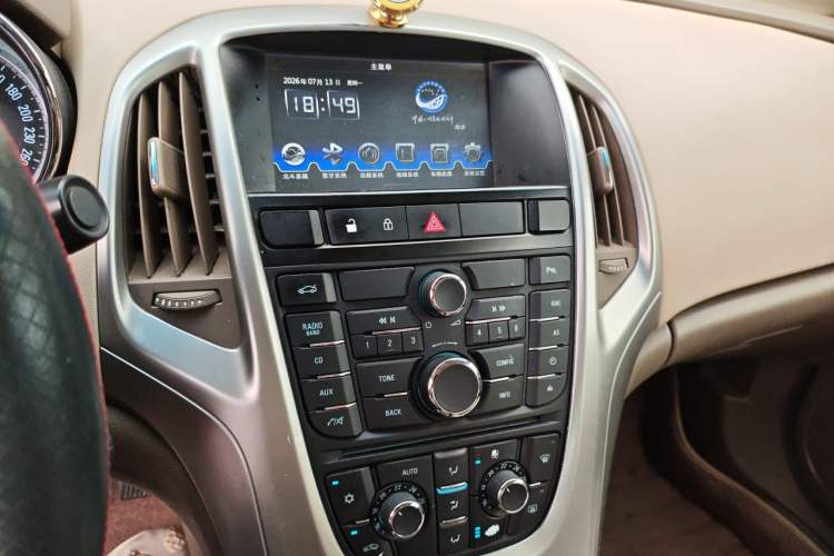 Used Buick GT 2013 GT 1.6L Manual Entry-Level Model Audio And AC Panel
