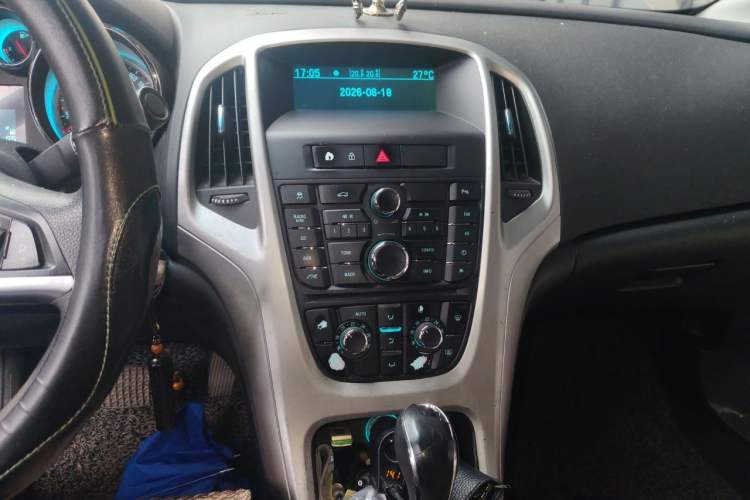 Used Buick GT 2013 GT 1.6T Automatic Fashion Sport Edition Audio And AC Panel