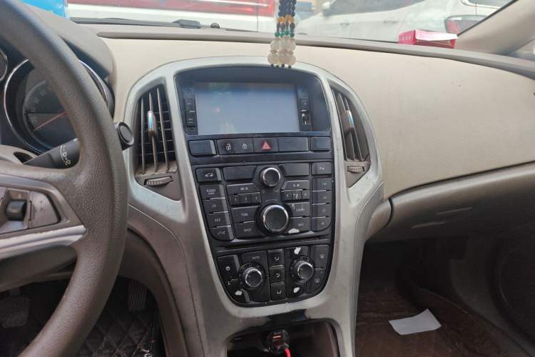 Used Buick GT 2013 GT 1.6L Manual Entry-Level Model Audio And AC Panel