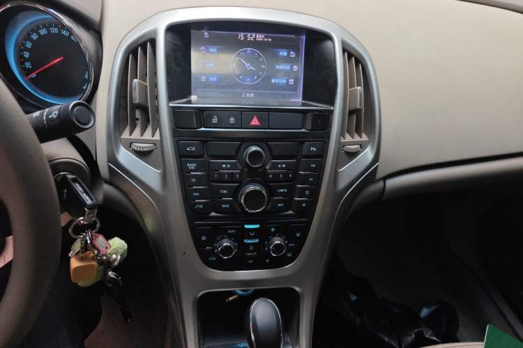 Used Buick GT 2013 GT 1.6L Automatic Fashion Edition Audio And AC Panel
