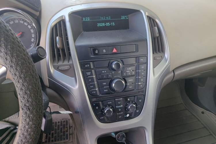 Used Buick GT 2013 GT 1.6L Manual Entry-Level Model Audio And AC Panel