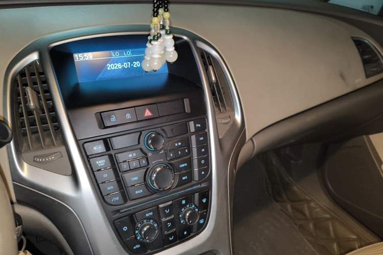 Used Buick GT 2013 GT 1.6L Automatic Fashion Edition Audio And AC Panel