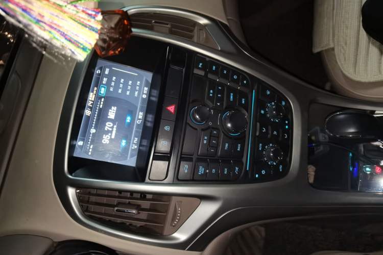 Used Buick GT 2013 GT 1.6L Automatic Comfort Edition Audio And AC Panel