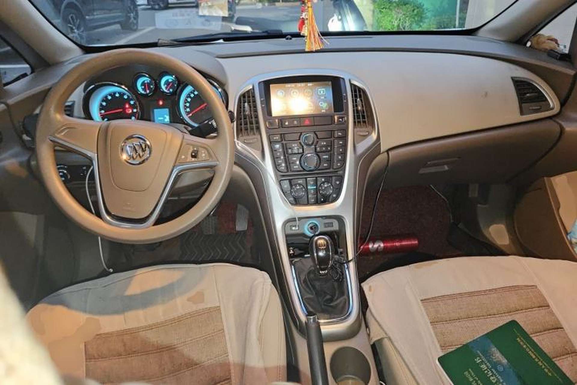Used Buick GT 2013 GT 1.6L Manual Entry-Level Model Center Console