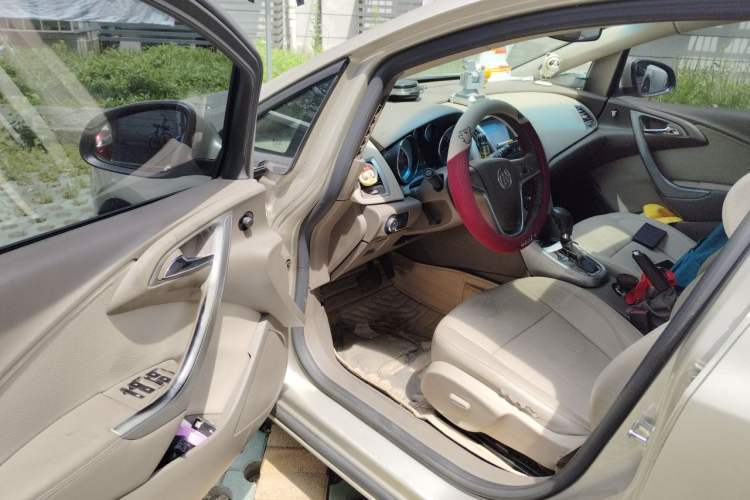 Used Buick GT 2013 GT 1.6L Automatic Fashion Edition Driver Seat