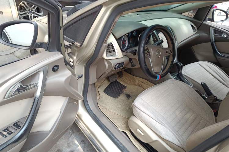 Used Buick GT 2013 GT 1.6L Automatic Fashion Edition Driver Seat