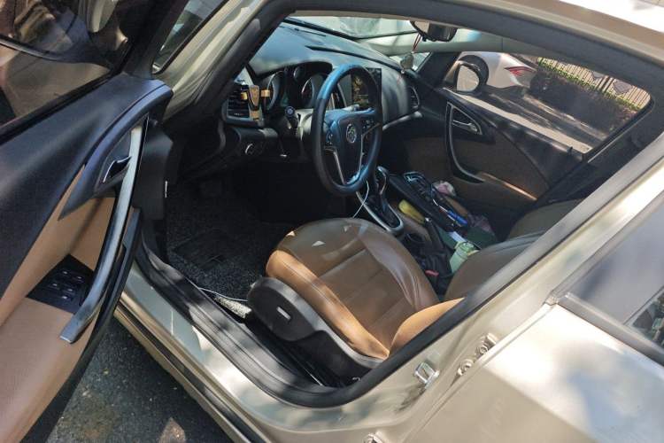 Used Buick GT 2013 GT 1.8L Automatic Fashion Edition Driver Seat