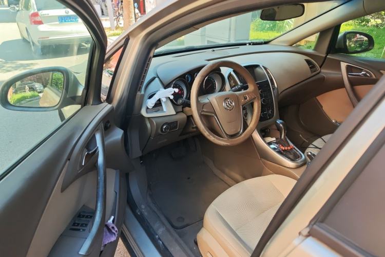 Used Buick GT 2013 GT 1.6L Automatic Fashion Edition Driver Seat