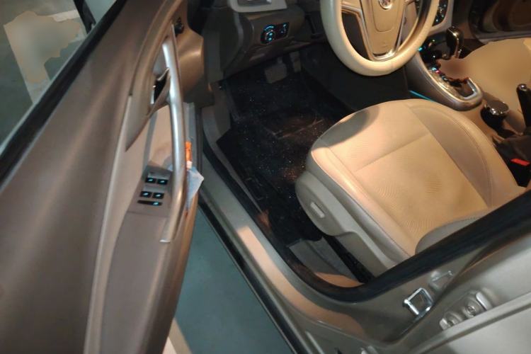 Used Buick GT 2013 GT 1.6L Automatic Fashion Edition Driver Seat