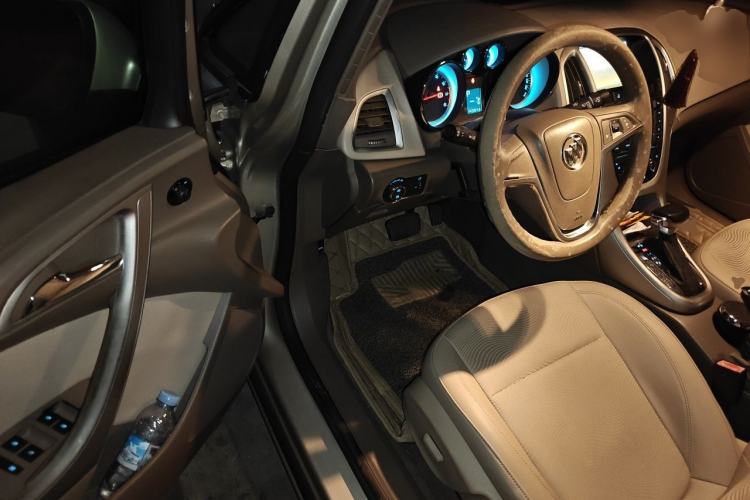 Used Buick GT 2013 GT 1.6L Automatic Fashion Edition Driver Seat