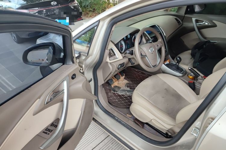 Used Buick GT 2013 GT 1.6L Manual Entry-Level Model Driver Seat