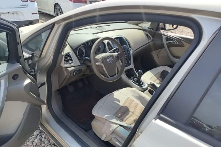 Used Buick GT 2013 GT 1.6L Manual Entry-Level Model Driver Seat