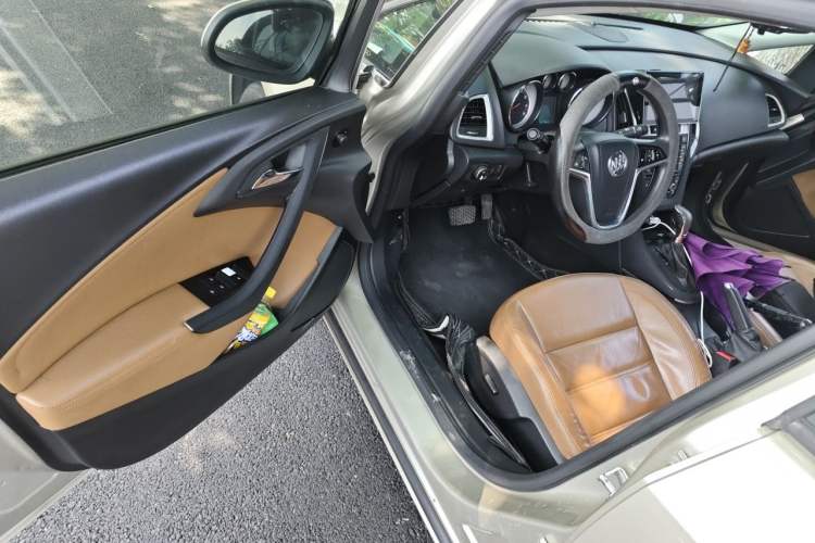 Used Buick GT 2013 GT 1.8L Automatic Fashion Edition Driver Seat