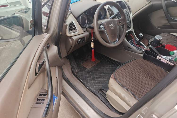 Used Buick GT 2013 GT 1.6L Manual Entry-Level Model Driver Seat