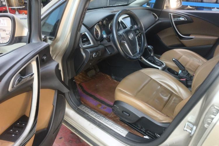 Used Buick GT 2013 GT 1.6L Automatic Fashion Edition Driver Seat