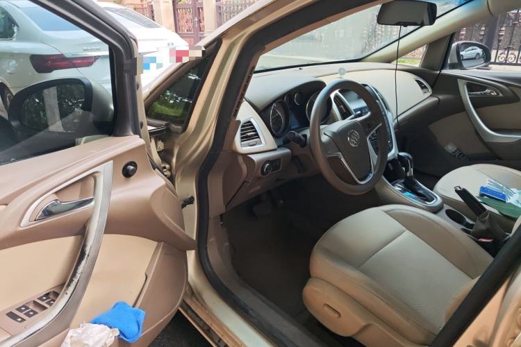 Used Buick GT 2013 GT 1.6L Automatic Fashion Edition Driver Seat