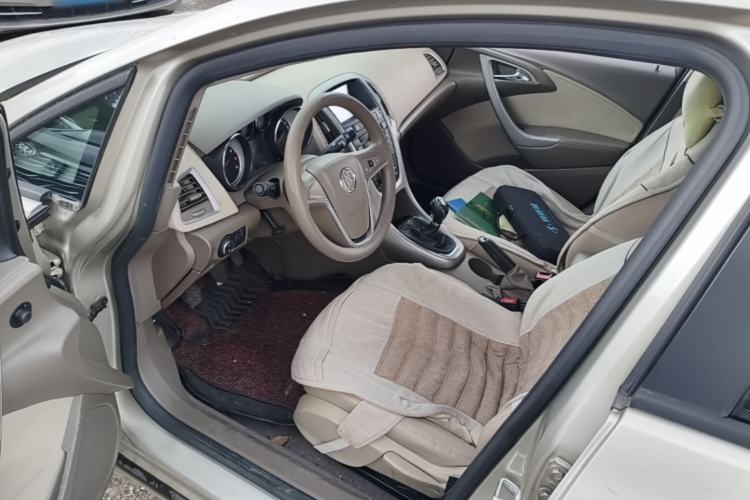 Used Buick GT 2013 GT 1.6L Manual Entry-Level Model Driver Seat