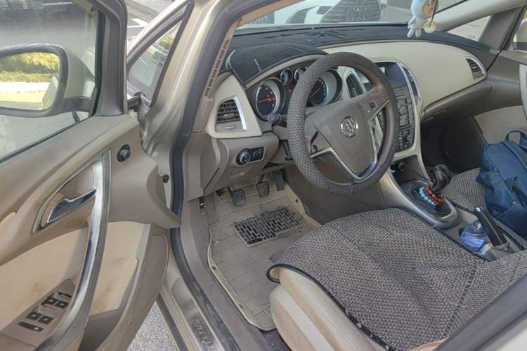 Used Buick GT 2013 GT 1.6L Manual Entry-Level Model Driver Seat