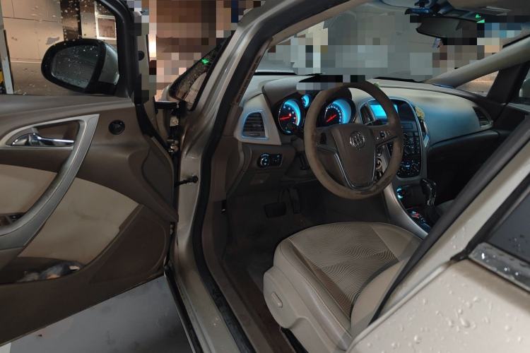Used Buick GT 2013 GT 1.6L Automatic Fashion Edition Driver Seat