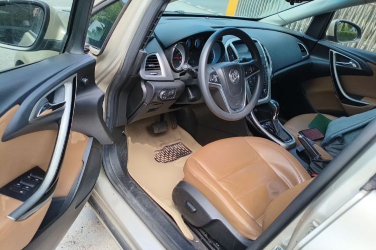 Used Buick GT 2013 GT 1.8L Automatic Fashion Edition Driver Seat