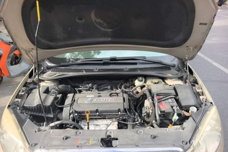 Used Buick GT 2013 GT 1.6L Automatic Fashion Edition Engine Bay