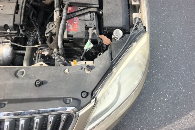 Used Buick GT 2013 GT 1.6L Automatic Fashion Edition Engine Bay Left