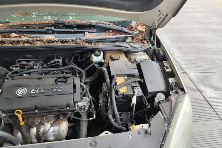 Used Buick GT 2013 GT 1.6L Manual Entry-Level Model Engine Bay Left