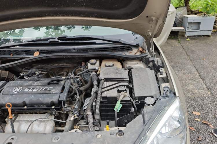 Used Buick GT 2013 GT 1.6L Automatic Comfort Edition Engine Bay Left