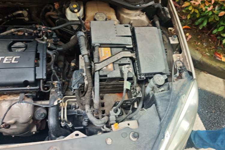 Used Buick GT 2013 GT 1.6L Automatic Comfort Edition Engine Bay Left