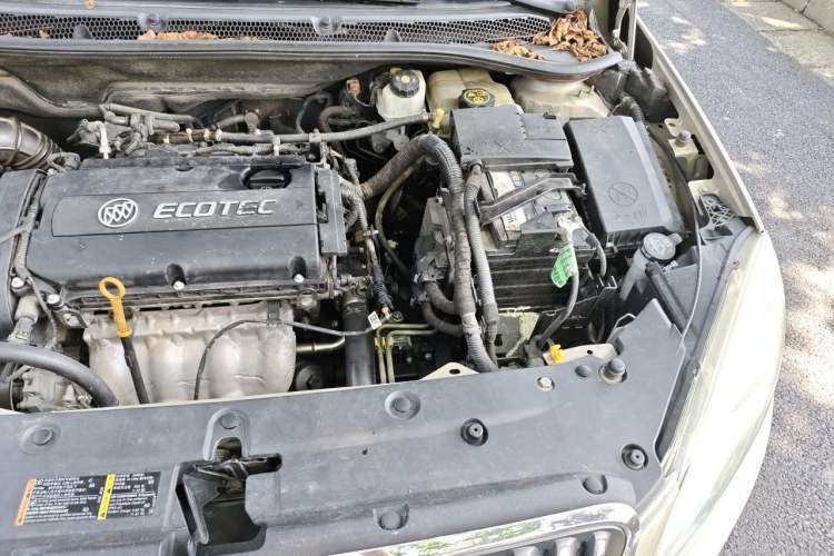 Used Buick GT 2013 GT 1.8L Automatic Fashion Edition Engine Bay Left