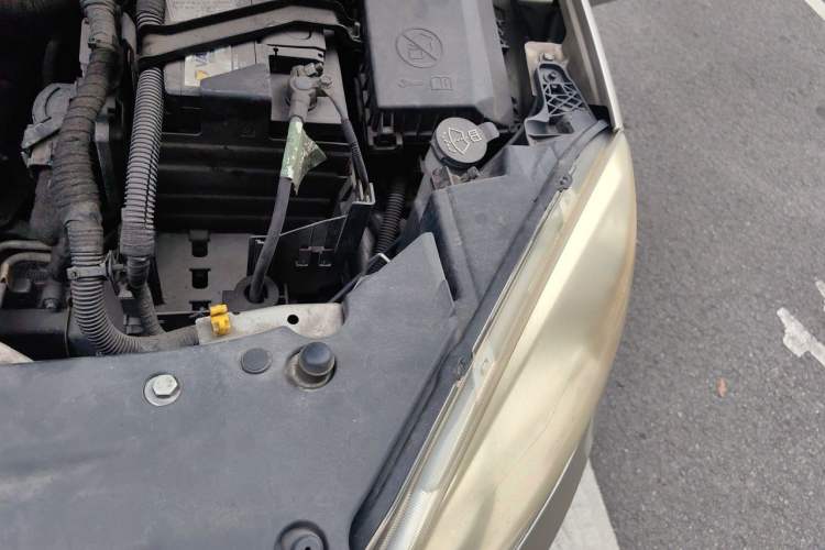Used Buick GT 2013 GT 1.6L Automatic Fashion Edition Engine Bay Left