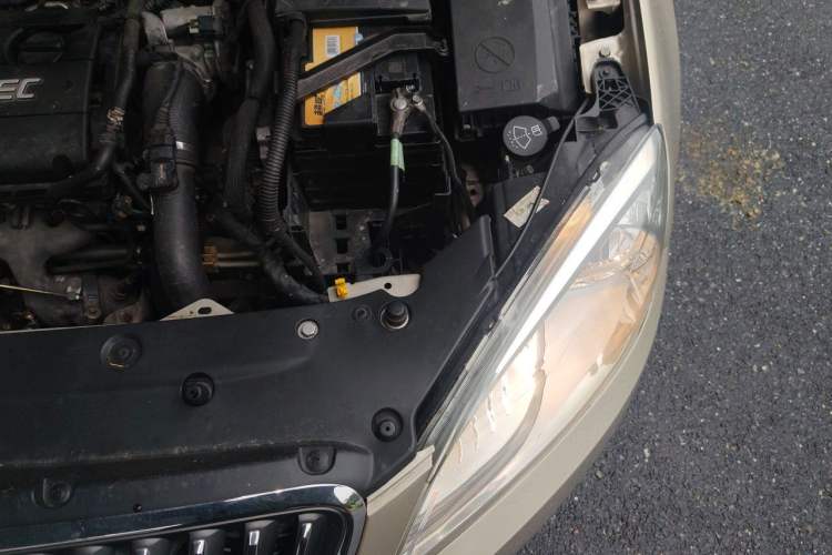 Used Buick GT 2013 GT 1.6T Automatic Fashion Sport Edition Engine Bay Left