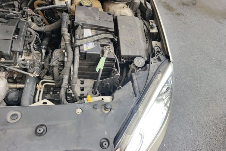 Used Buick GT 2013 GT 1.6L Automatic Fashion Edition Engine Bay Left