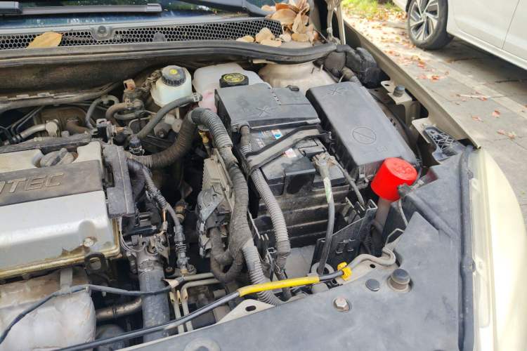 Used Buick GT 2013 GT 1.6L Automatic Fashion Edition Engine Bay Left