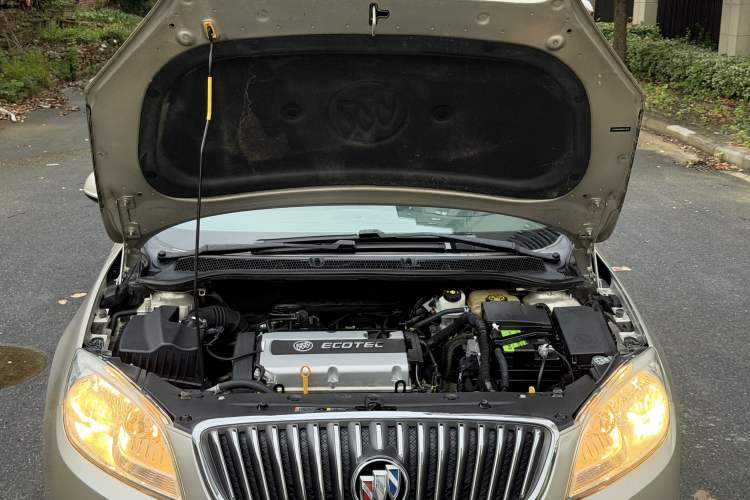 Used Buick GT 2013 GT 1.6L Manual Entry-Level Model Engine Bay
