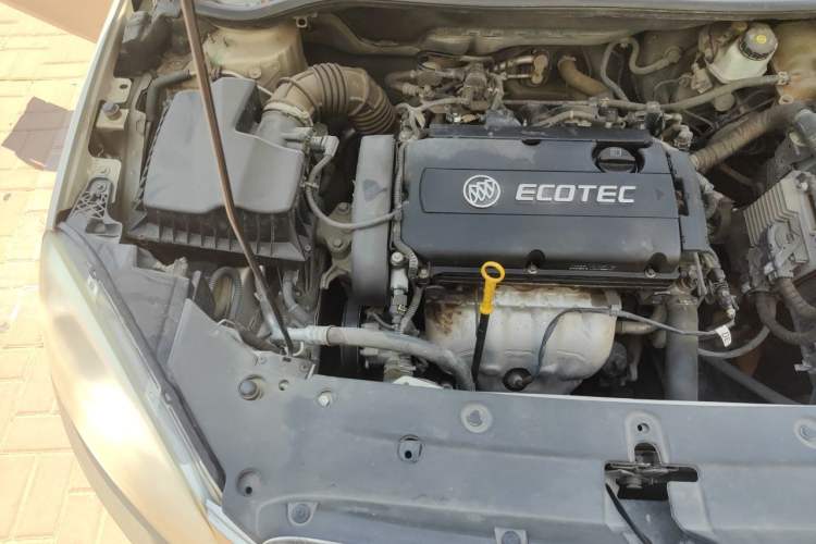 Used Buick GT 2013 GT 1.6L Manual Entry-Level Model Engine Bay Right