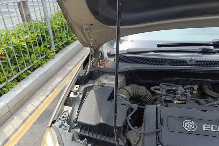 Used Buick GT 2013 GT 1.6L Manual Entry-Level Model Engine Bay Right
