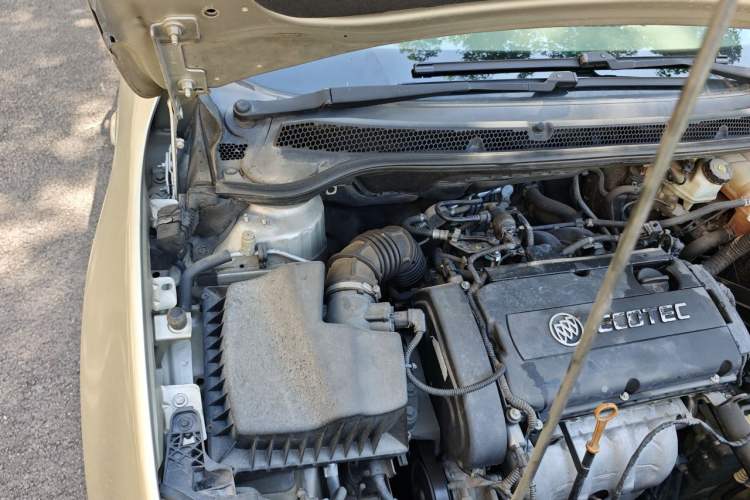 Used Buick GT 2013 GT 1.6L Automatic Fashion Edition Engine Bay Right