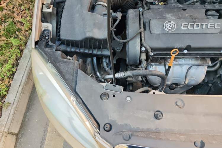 Used Buick GT 2013 GT 1.6L Automatic Fashion Edition Engine Bay Right
