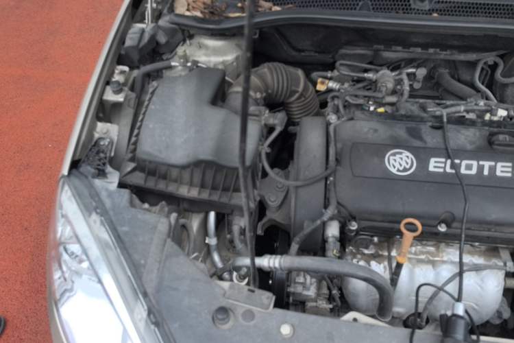 Used Buick GT 2013 GT 1.6L Manual Entry-Level Model Engine Bay Right