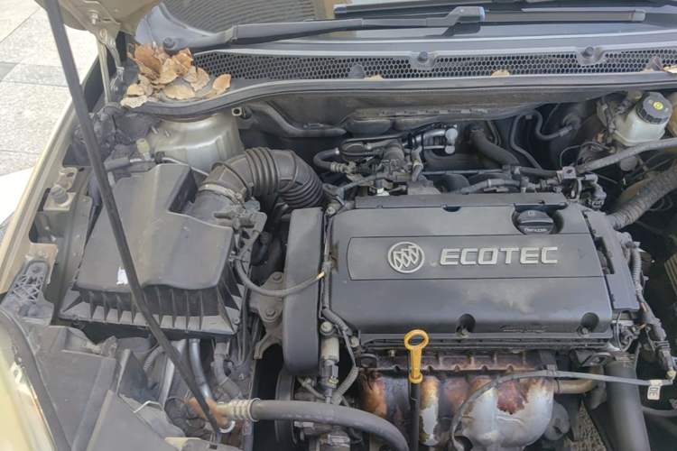 Used Buick GT 2013 GT 1.6L Manual Entry-Level Model Engine Bay Right