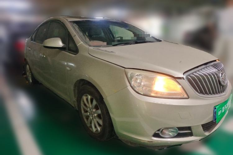 Used Buick GT 2013 GT 1.6L Automatic Fashion Edition Front Right 45 Deg