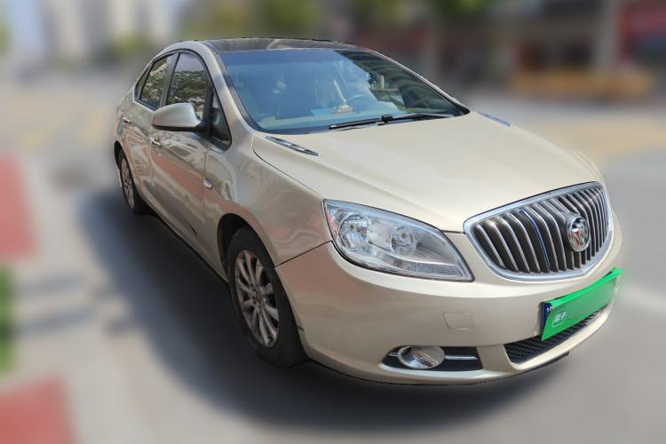 Used Buick GT 2013 GT 1.6L Automatic Fashion Edition Front Right 45 Deg
