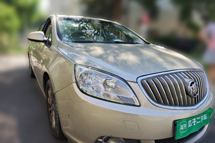 Used Buick GT 2013 GT 1.6L Automatic Fashion Edition Front Right 45 Deg