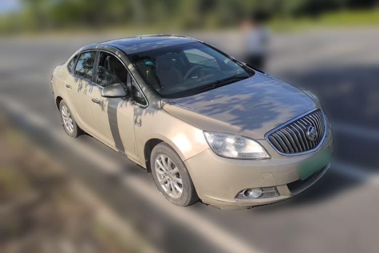 Used Buick GT 2013 GT 1.6L Automatic Fashion Edition Front Right 45 Deg