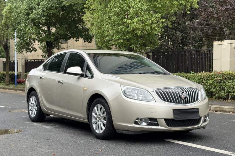 Used Buick GT 2013 GT 1.6L Manual Entry-Level Model Front Right 45 Deg