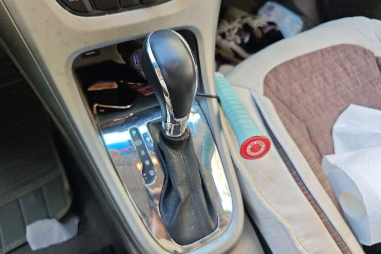 Used Buick GT 2013 GT 1.6L Automatic Fashion Edition Gear Lever