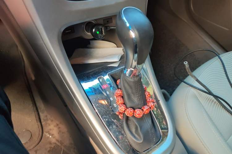 Used Buick GT 2013 GT 1.6L Automatic Fashion Edition Gear Lever